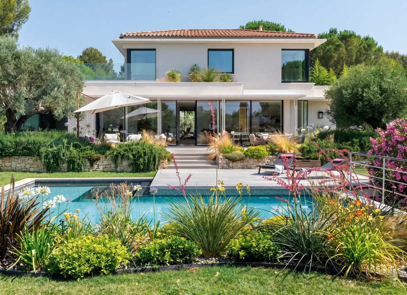 architecte castelnau-le-lez rénovation complète et extension d'une villa lewisa
