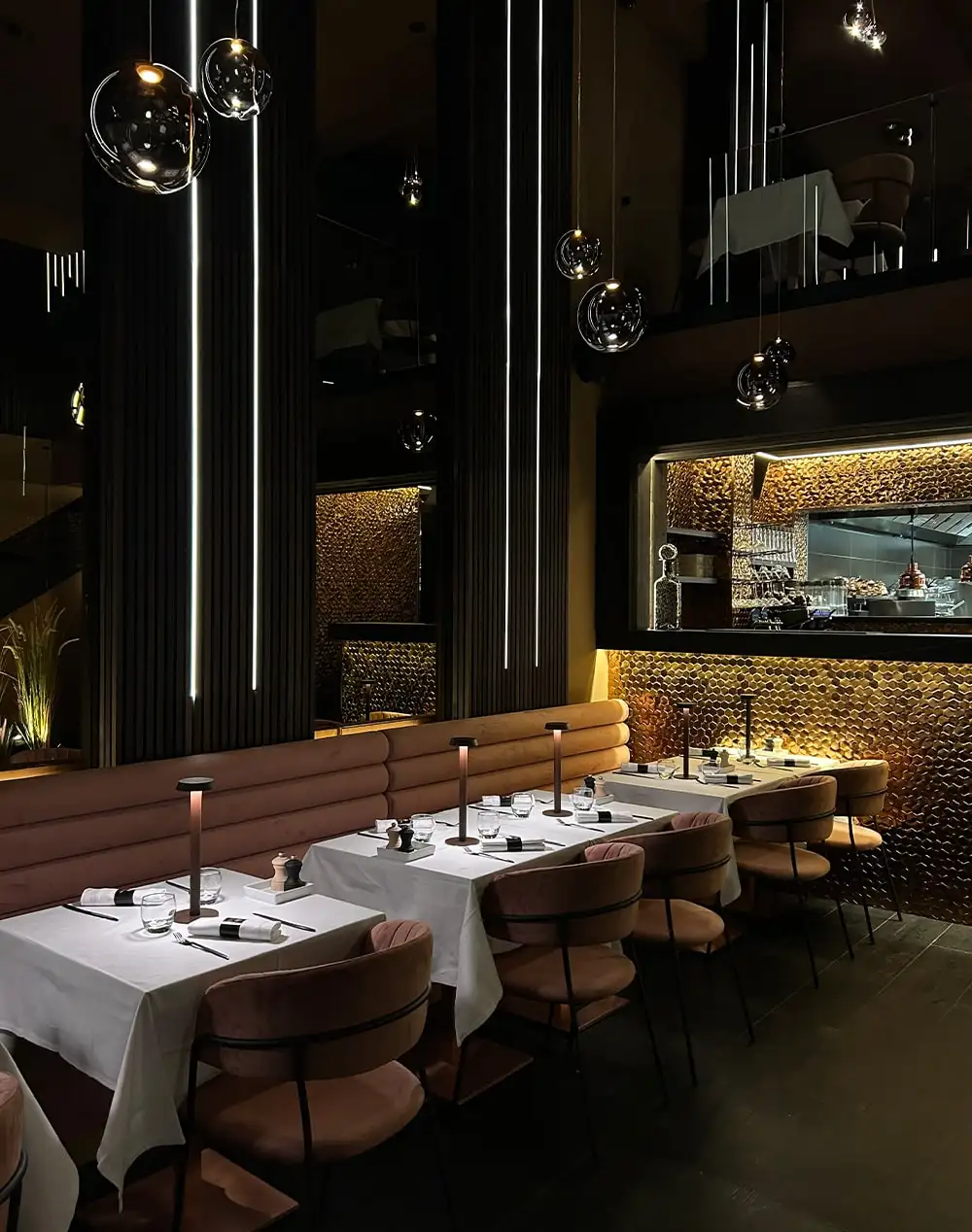 Interior architecture for a high-end restaurant, Montpellier Port Marianne, decoration by architect LEWISA home
