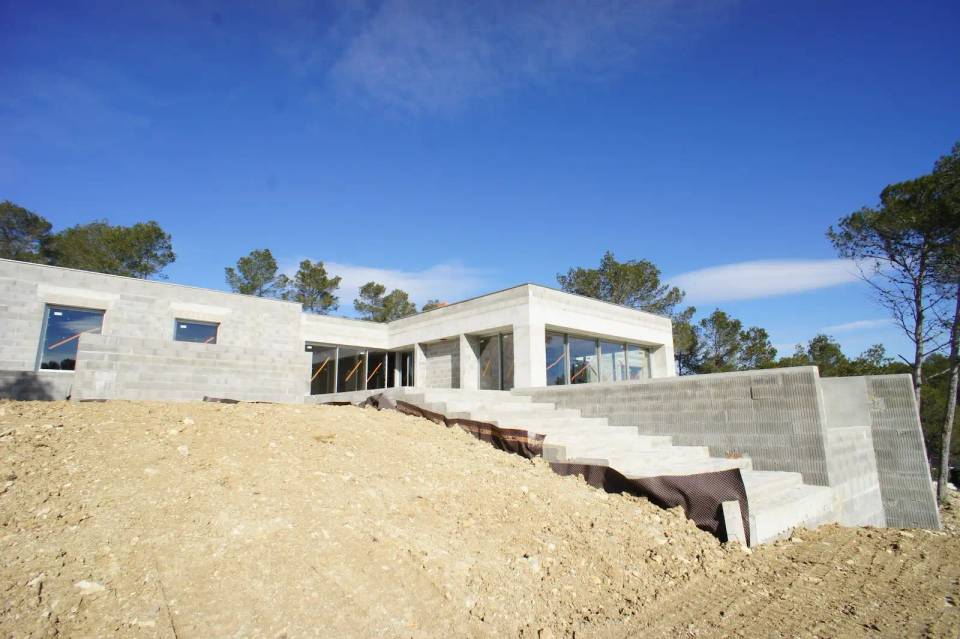 Construction décoration villa contemporaine Saint-Gély-du-Fesc vue pinède architecte Montpellier LEWISA home — vue 13