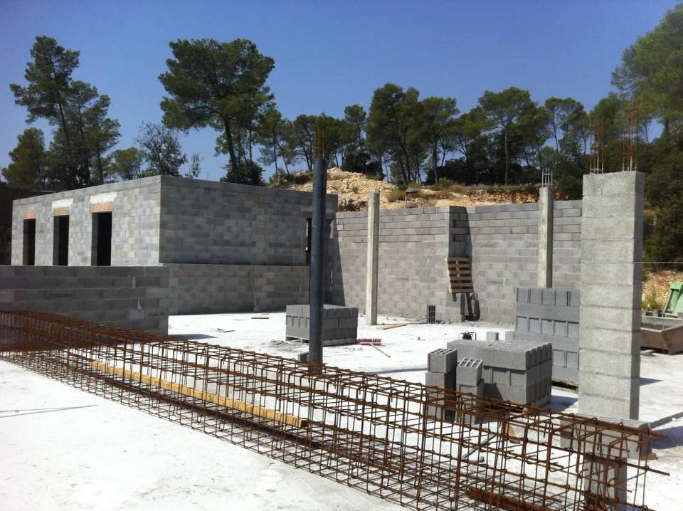 Construction décoration villa contemporaine Saint-Gély-du-Fesc vue pinède architecte Montpellier LEWISA home — vue 16