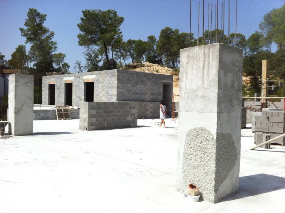 Construction décoration villa contemporaine Saint-Gély-du-Fesc vue pinède architecte Montpellier LEWISA home — vue 17