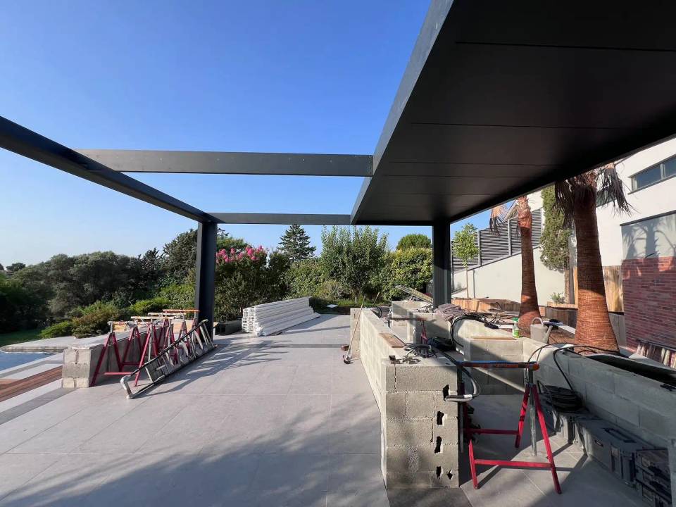 Rénovation extérieure villa Montpellier terrasse piscine pool house architecte LEWISA home — vue 17