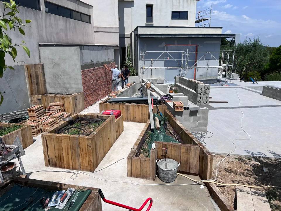 Rénovation extérieure villa Montpellier terrasse piscine pool house architecte LEWISA home — vue 19