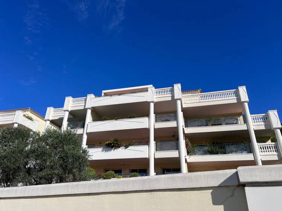 Rénovation penthouse Sète terrasse vue mer Méditerranée architecte Montpellier LEWISA home — vue 12