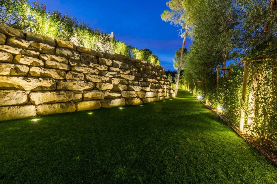 Aménagement paysager jardin méditerranéen villa prestige