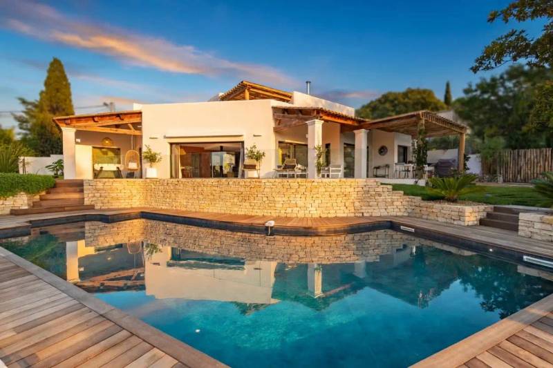 Rénovation villa Castelnau-le-Lez style Ibiza pergolas piscine architecte Montpellier Marseille LEWISA home