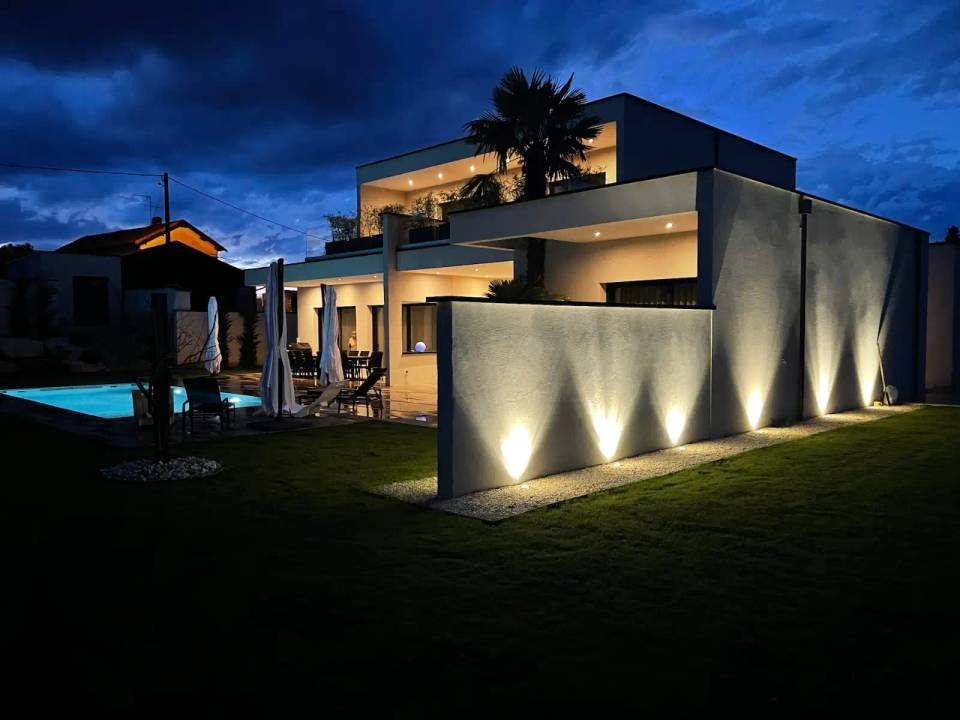 Villa design Occitanie intégration paysagère méditerranéenne